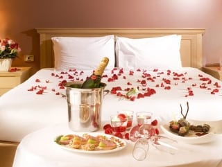 Romantic Desserts In-Suite